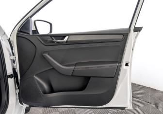 Подержанный автомобиль Skoda Rapid Liftback 2022 года (24 фото)