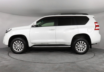 Подержанный автомобиль Toyota Land Cruiser Prado 2014 года (8 фото)