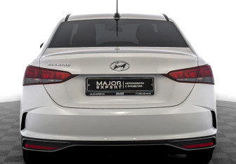 Подержанный автомобиль Hyundai Solaris Sedan 2021 года (6 фото)