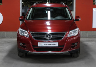 Подержанный автомобиль Volkswagen Tiguan 2009 года (2 фото)
