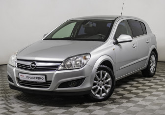 Подержанный автомобиль Opel Astra Sedan 2013 года (1 фото)