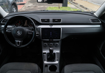 Подержанный автомобиль Volkswagen Passat Sedan 2012 года (9 фото)