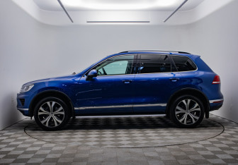 Подержанный автомобиль Volkswagen Touareg 2015 года (8 фото)