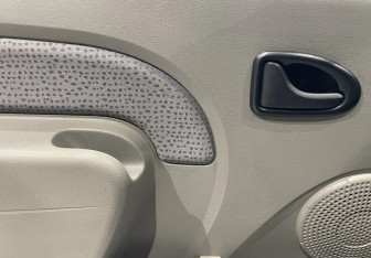Подержанный автомобиль Renault Logan Sedan 2006 года (17 фото)