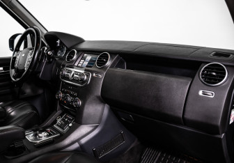Подержанный автомобиль Land Rover Discovery 2014 года (9 фото)