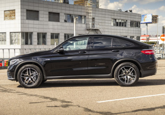 Подержанный автомобиль Mercedes-Benz GLC AMG 2018 года (10 фото)
