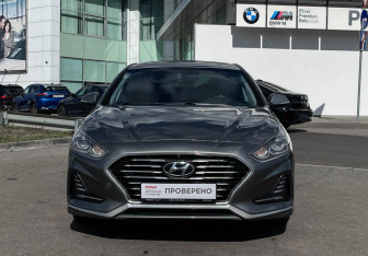 Подержанный автомобиль Hyundai Sonata 2018 года (2 фото)