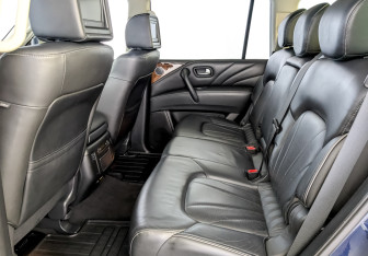 Подержанный автомобиль Infiniti QX80 2017 года (12 фото)
