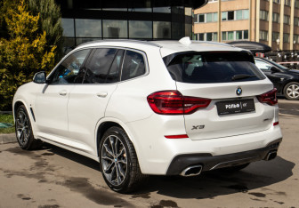 Подержанный автомобиль BMW X3 2020 года (5 фото)