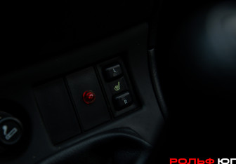 Подержанный автомобиль Toyota Corolla Sedan 2006 года (15 фото)