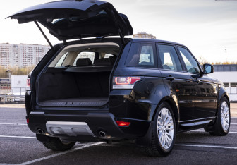 Подержанный автомобиль Land Rover Range Rover Sport 2016 года (22 фото)