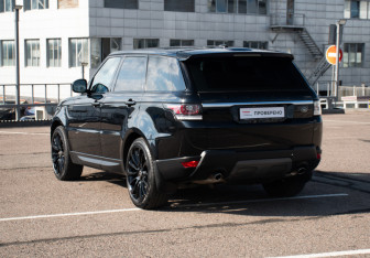 Подержанный автомобиль Land Rover Range Rover Sport 2014 года (7 фото)