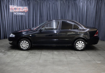 Подержанный автомобиль Nissan Almera Classic 2011 года (8 фото)