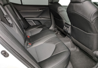 Подержанный автомобиль Toyota Camry Sedan 2022 года (12 фото)