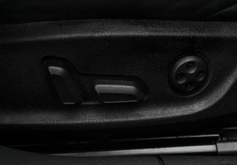 Подержанный автомобиль Audi A4 Sedan 2011 года (8 фото)