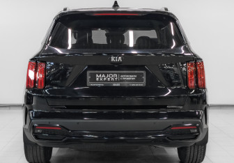 Подержанный автомобиль Kia Sorento 2021 года (6 фото)