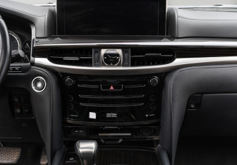 Подержанный автомобиль Lexus LX 2020 года (17 фото)
