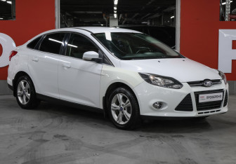 Подержанный автомобиль Ford Focus Sedan 2012 года (3 фото)