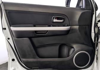 Подержанный автомобиль Suzuki Grand Vitara 2014 года (19 фото)