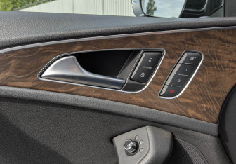 Подержанный автомобиль Audi A6 Sedan 2012 года (28 фото)