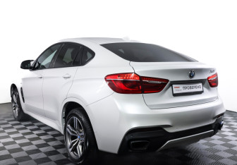 Подержанный автомобиль BMW X6 2018 года (7 фото)