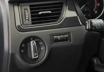Подержанный автомобиль Skoda Rapid Liftback 2019 года (16 фото)