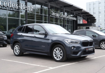 Подержанный автомобиль BMW X1 2015 года (3 фото)