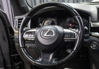 Подержанный автомобиль Lexus LX 2020 года (17 фото)