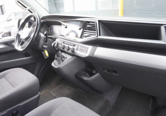Подержанный автомобиль Volkswagen Multivan 2021 года (11 фото)