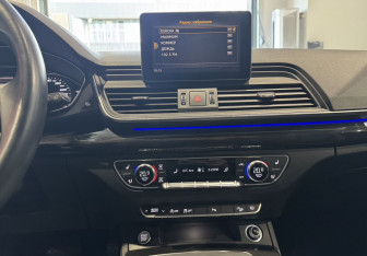 Подержанный автомобиль Audi Q5 2018 года (15 фото)