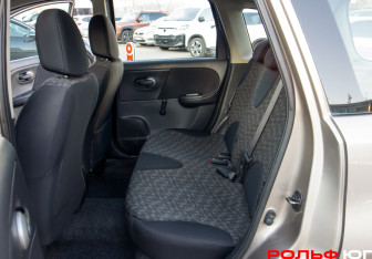 Подержанный автомобиль Nissan Note 2008 года (8 фото)