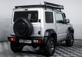Подержанный автомобиль Suzuki Jimny 2020 года (5 фото)
