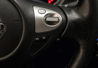 Подержанный автомобиль Nissan Juke 2014 года (12 фото)