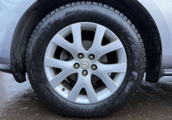 Подержанный автомобиль Mazda CX-7 2007 года (9 фото)