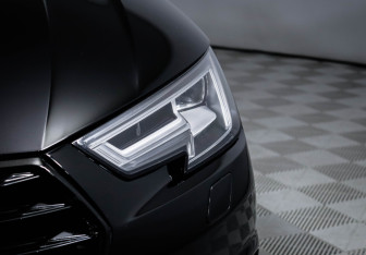 Подержанный автомобиль Audi A4 Sedan 2018 года (16 фото)