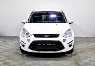 Подержанный автомобиль Ford S-MAX 2013 года (2 фото)