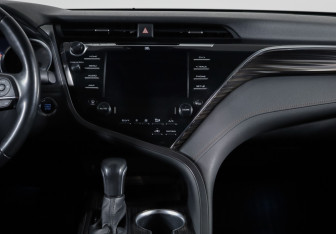 Подержанный автомобиль Toyota Camry Sedan 2021 года (13 фото)