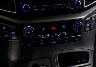 Подержанный автомобиль Hyundai Grand Starex 2018 года (18 фото)