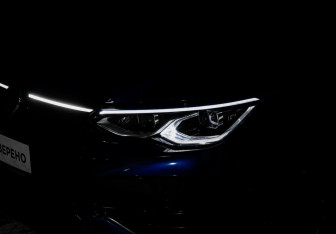 Подержанный автомобиль Volkswagen Golf R Hatchback 2023 года (26 фото)