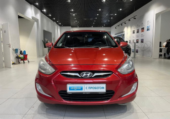 Подержанный автомобиль Hyundai Solaris Sedan 2011 года (2 фото)