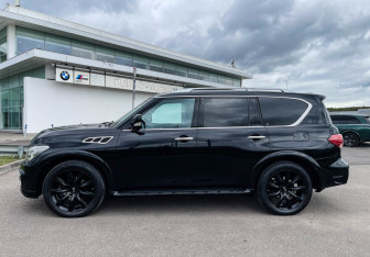 Подержанный автомобиль Infiniti QX56 2013 года (8 фото)