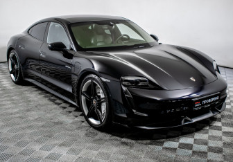 Подержанный автомобиль Porsche Taycan 2020 года (3 фото)