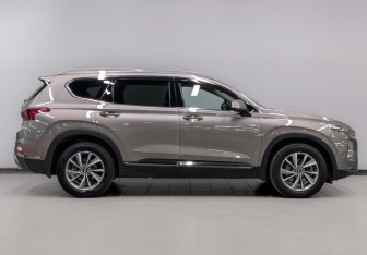 Подержанный автомобиль Hyundai Santa Fe 2020 года (4 фото)