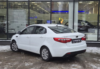 Подержанный автомобиль Kia Rio Sedan 2012 года (6 фото)
