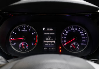 Подержанный автомобиль Kia K5 2021 года (12 фото)