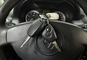 Подержанный автомобиль Renault Duster 2014 года (13 фото)