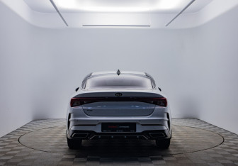 Подержанный автомобиль Kia K5 2021 года (6 фото)