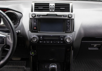 Подержанный автомобиль Toyota Land Cruiser Prado 2017 года (14 фото)