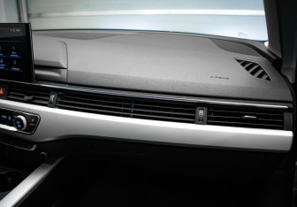 Подержанный автомобиль Audi A4 Sedan 2021 года (28 фото)