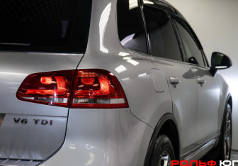 Подержанный автомобиль Volkswagen Touareg 2011 года (19 фото)